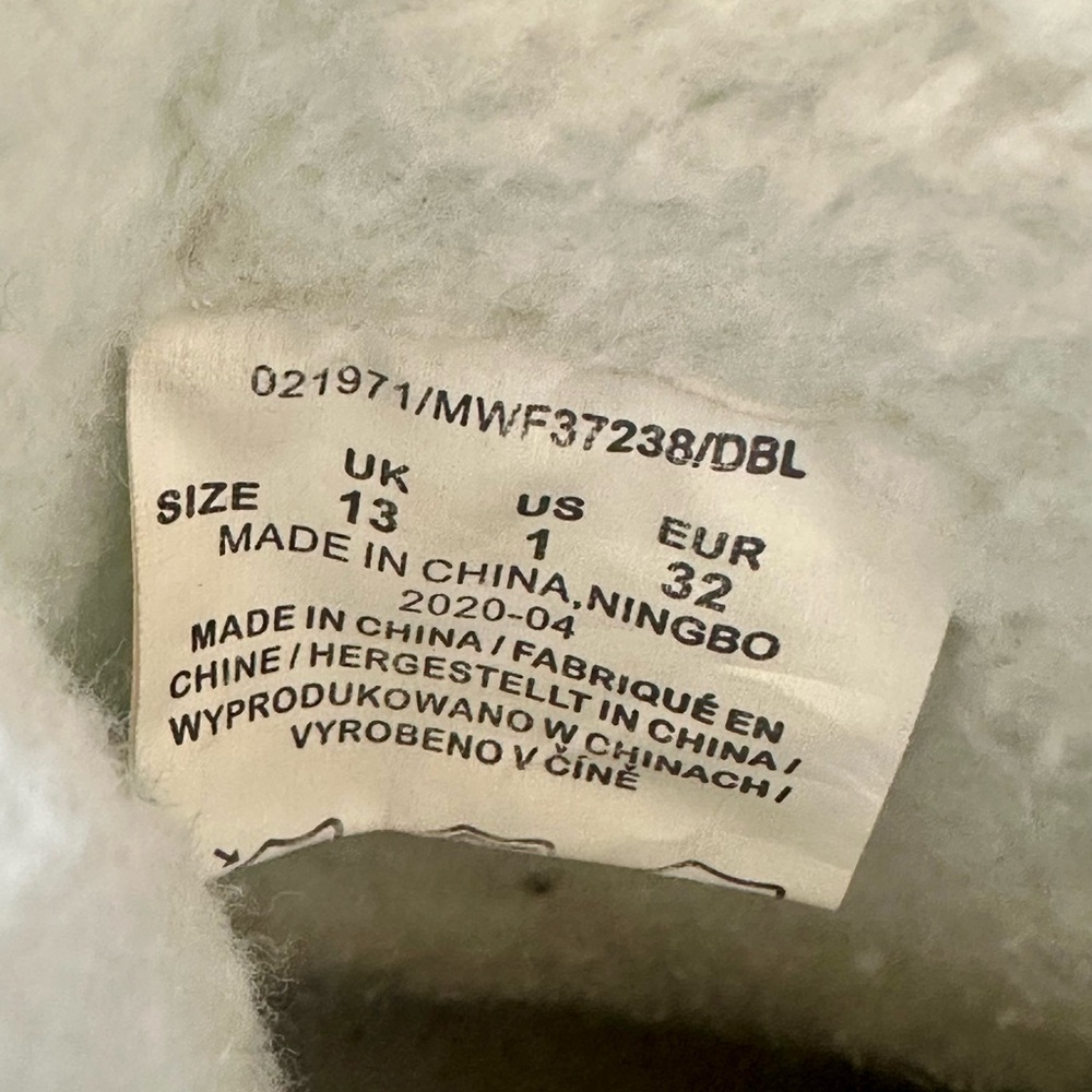 Kids snow boots from Mountain Warehouse - size 13 - Picture 4 of 6